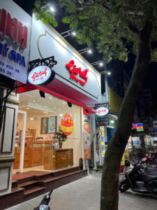 Lam-bang-hieu-Givral-Bakery